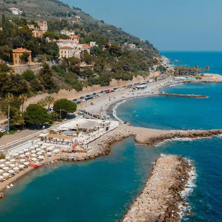 アパート Vinga Holiday's House *