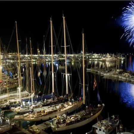 Vinga Holiday's House * インペリア